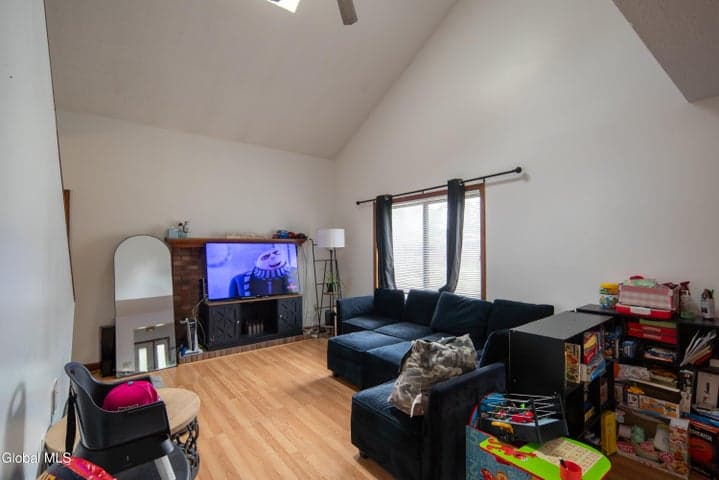 101-103 Stone Ridge Court, Guilderland, NY, photo 4