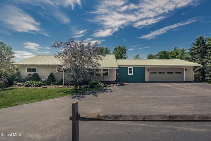 1302 County Highway 107, Perth, NY