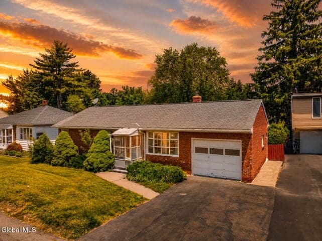 9 Garden Avenue, Albany, NY