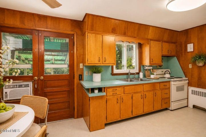 9 Garden Avenue, Albany, NY, photo 5