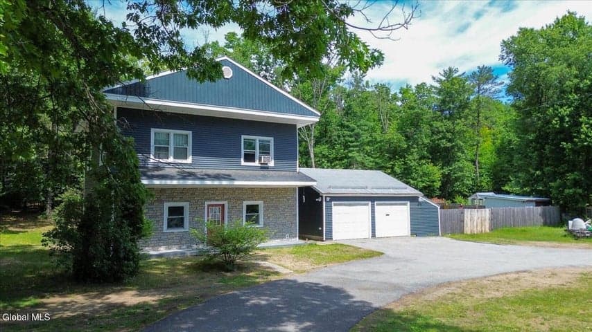 1069 Saratoga Road, Moreau, NY, photo 3