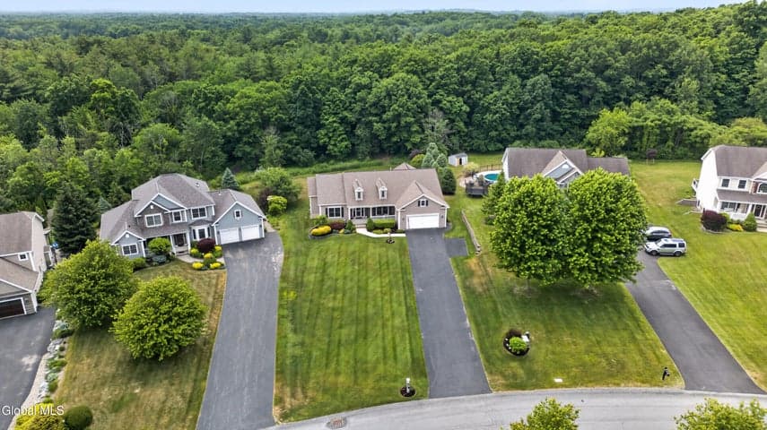 19 Addison Way, Clifton Park, NY, photo 3