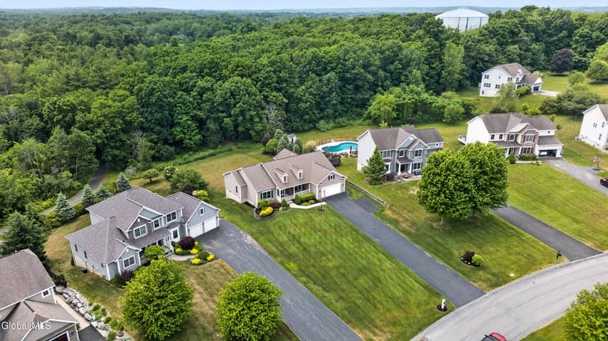 19 Addison Way, Clifton Park, NY, photo 4