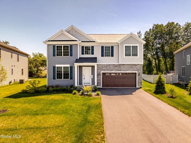 27 Wheatfield Way, Mechanicville, NY, photo 1