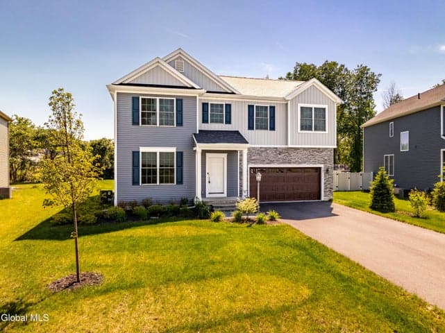27 Wheatfield Way, Mechanicville, NY, photo 2