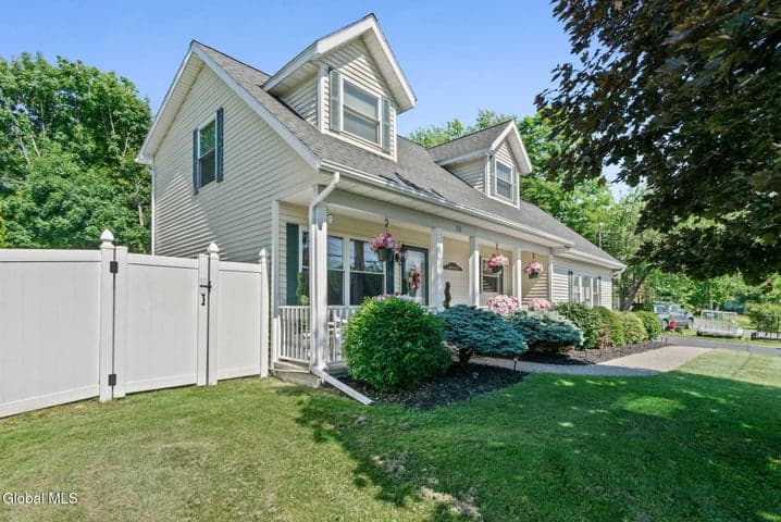 52 Troy Avenue, Wynantskill, NY, photo 3