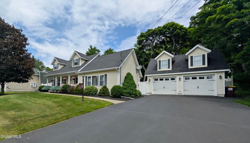 52 Troy Avenue, Wynantskill, NY, photo 2