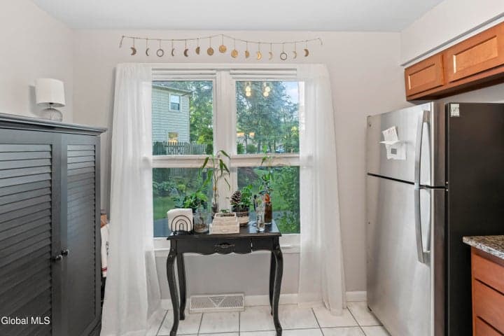 174 Williamsburg Court, Albany, NY, photo 5