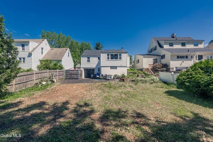 11 Wooster Street, Gloversville, NY, photo 4