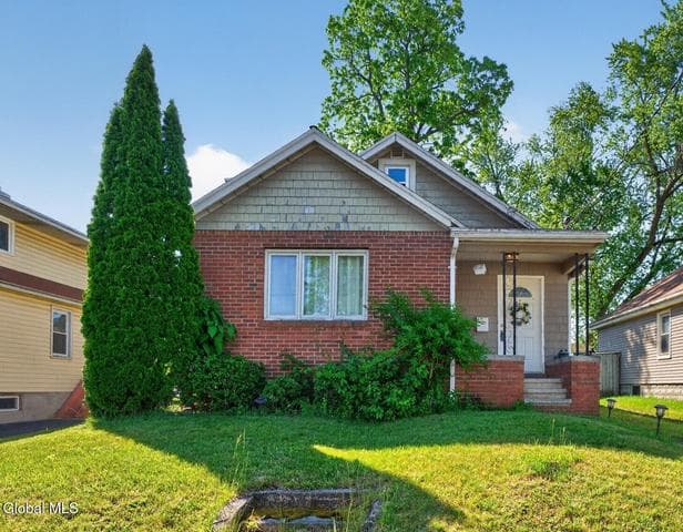 30 Fern Avenue, Colonie, NY, photo 1