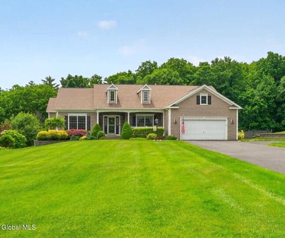 19 Addison Way, Clifton Park, NY, photo 2