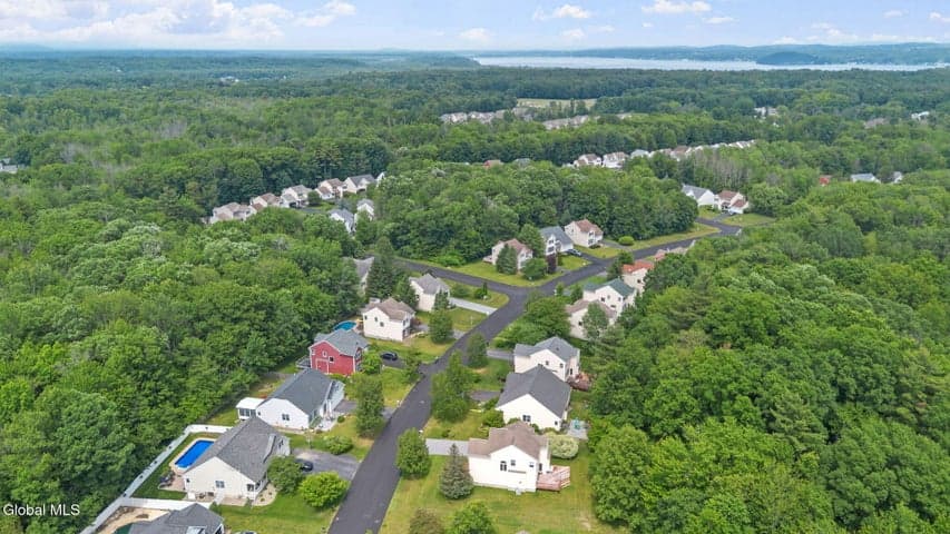 30 Lupine Drive, Malta, NY, photo 4