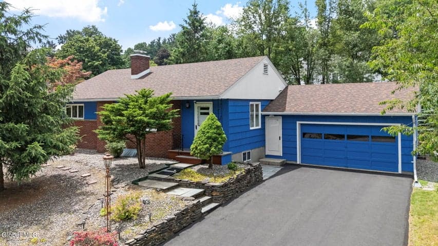 15 Southern Drive, Colonie, NY, photo 1