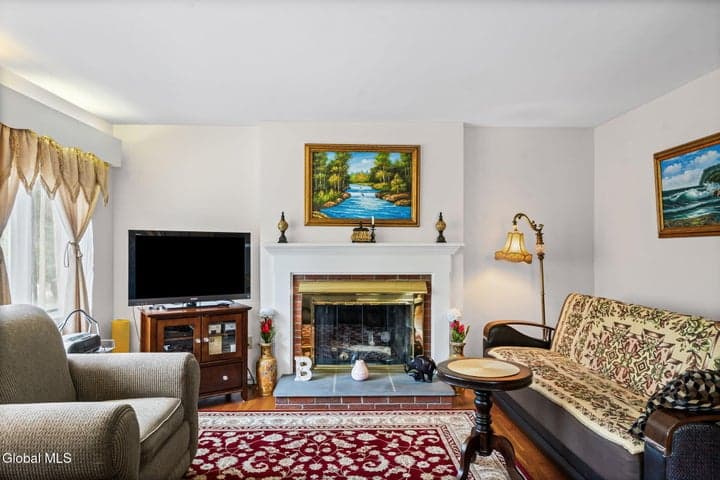 15 Southern Drive, Colonie, NY, photo 5