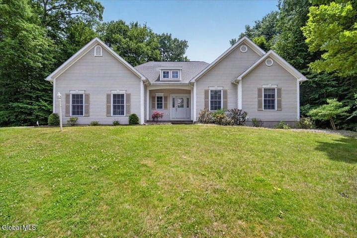 4 Dorothy Lane, Glenville, NY, photo 1