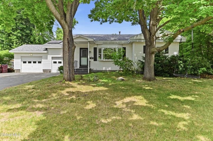 28 Lee Avenue, Guilderland, NY, photo 3