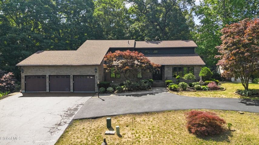 34 Oaktree Lane, Colonie, NY, photo 1