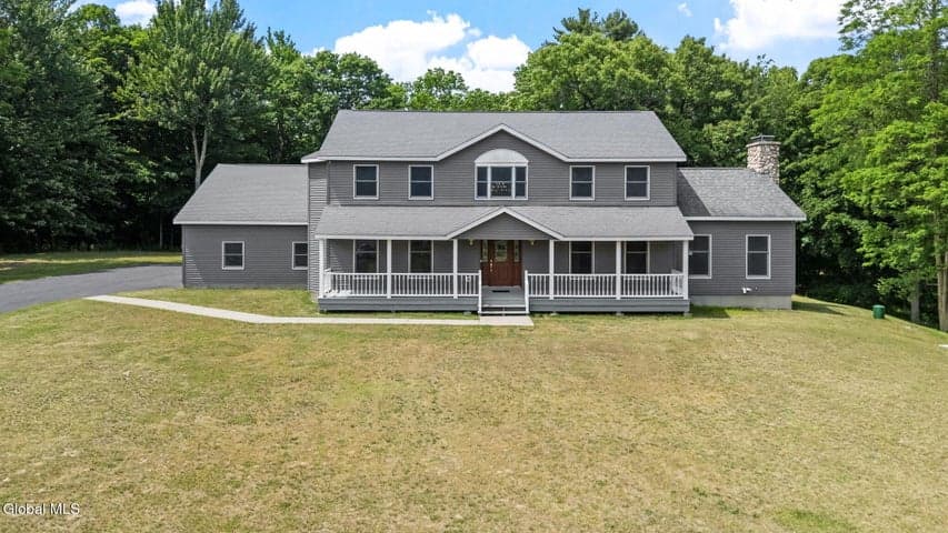 28 Victorian Drive, Poestenkill, NY, photo 1