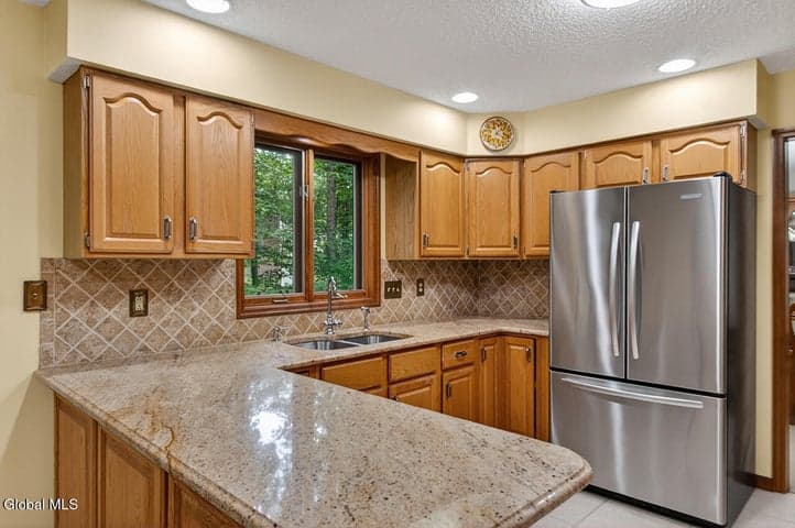 26 Knollwood Drive, Wilton, NY, photo 4