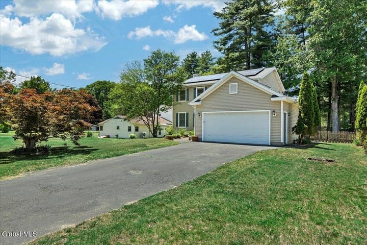 11 Bain Drive, Bethlehem, NY, photo 2
