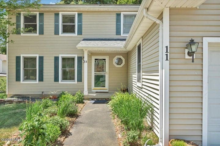 11 Bain Drive, Bethlehem, NY, photo 4