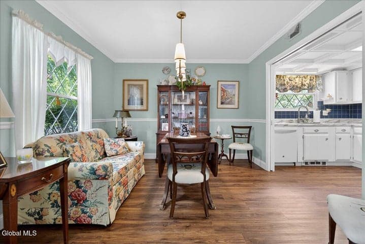 7 Spruce Court, Delmar, NY, photo 5