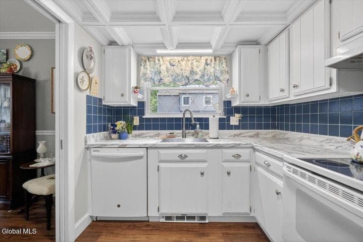 7 Spruce Court, Delmar, NY, photo 4