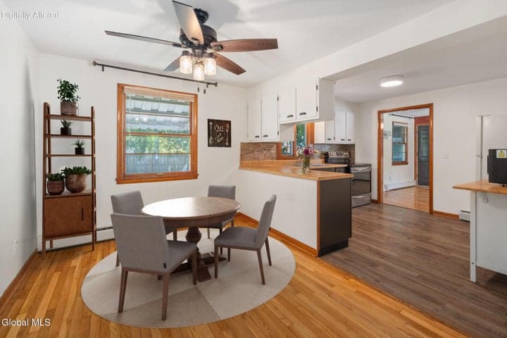 19 Newcastle Road, Halfmoon, NY, photo 5
