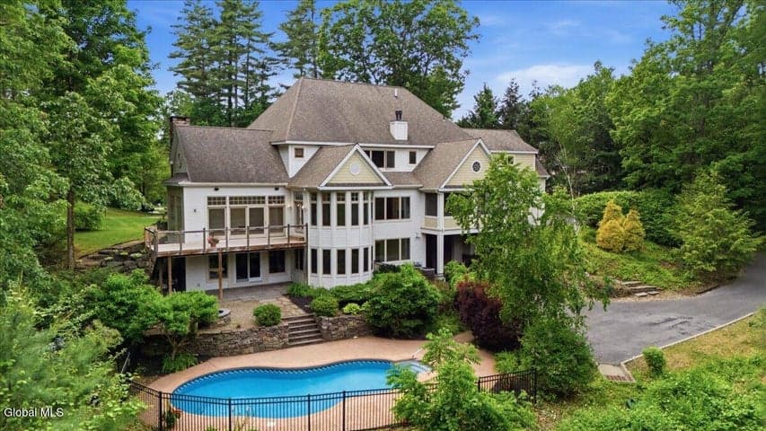 6 Cherry Tree Lane, Saratoga Springs, NY, photo 3