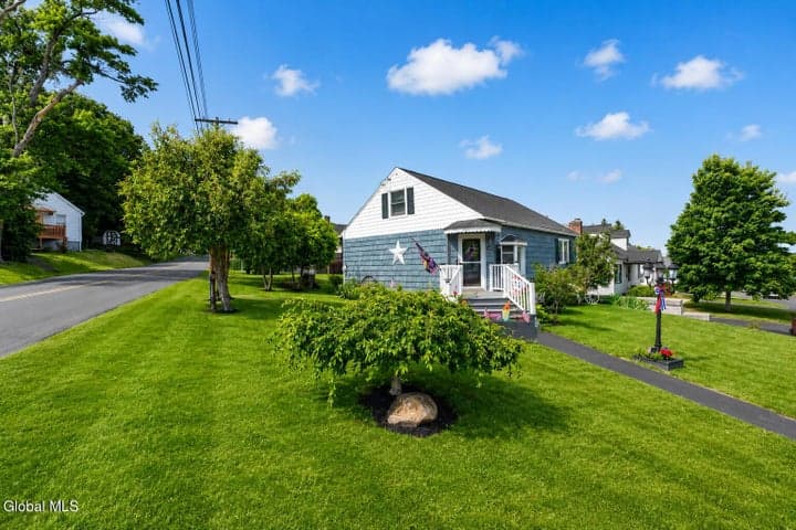 2 Neptune Street, East Greenbush, NY, photo 2