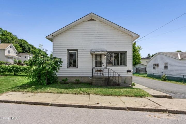 36 Maple Street, Mechanicville, NY, photo 2
