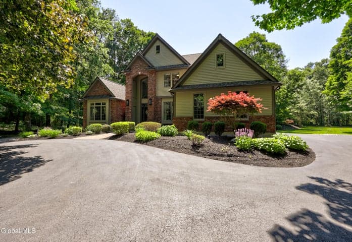 1 Oak Brook Boulevard, Saratoga Springs, NY, photo 3
