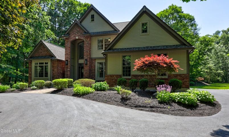1 Oak Brook Boulevard, Saratoga Springs, NY, photo 4