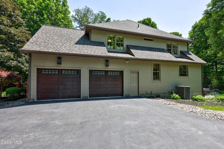 1 Oak Brook Boulevard, Saratoga Springs, NY, photo 5