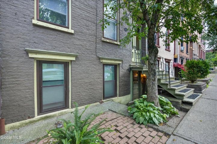 82 Dove Street, Albany, NY, photo 2