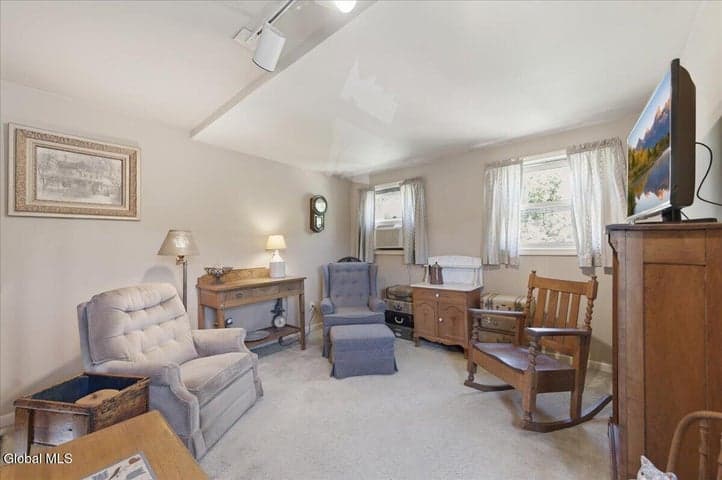 88 Mountain View Avenue, Rensselaer, NY, photo 4