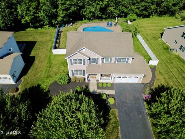 56 Chatsworth Way, Clifton Park, NY, photo 2
