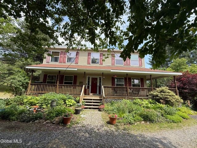 431 Melrose Valley Falls Road, Schaghticoke, NY