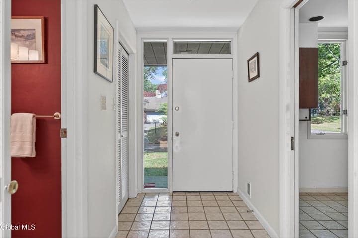 876 Heather Lane, Niskayuna, NY, photo 2