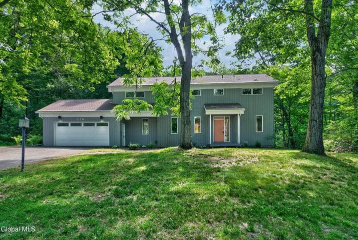 876 Heather Lane, Niskayuna, NY