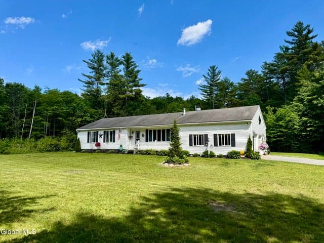 59 North Drive, Lake Luzerne, NY
