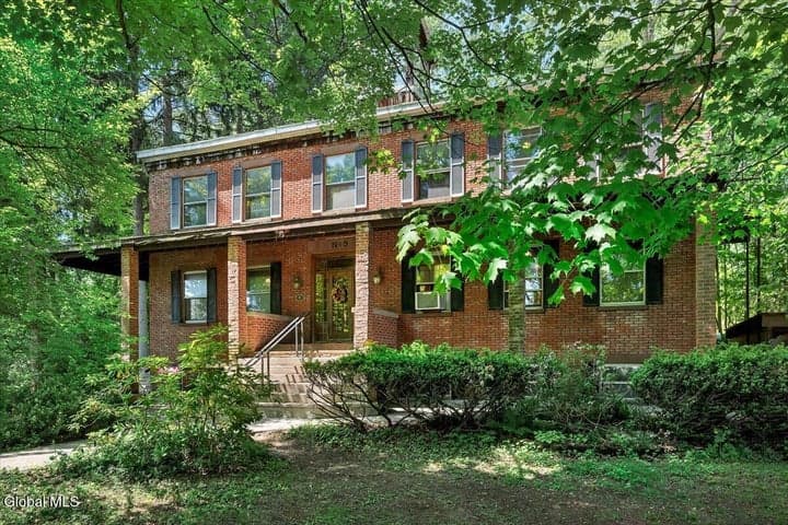962 Main Street, Clifton Park, NY