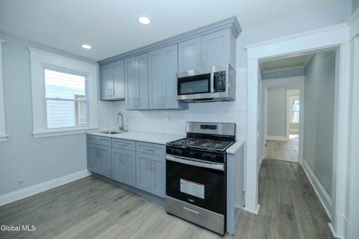 16 Hawk Street, Schenectady, NY, photo 4
