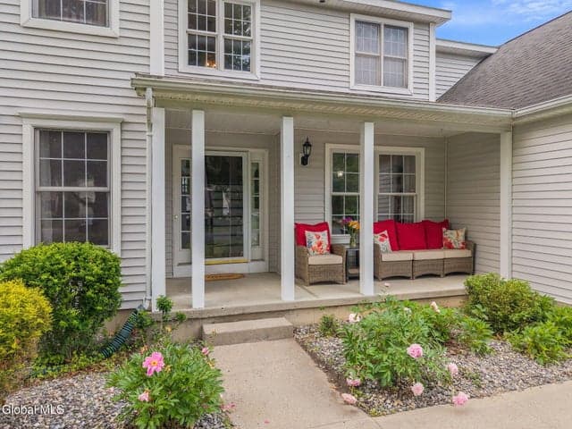 12 Flying Dutchman Way, Saratoga Springs, NY, photo 2