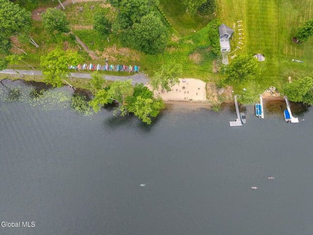 12 Flying Dutchman Way, Saratoga Springs, NY, photo 3