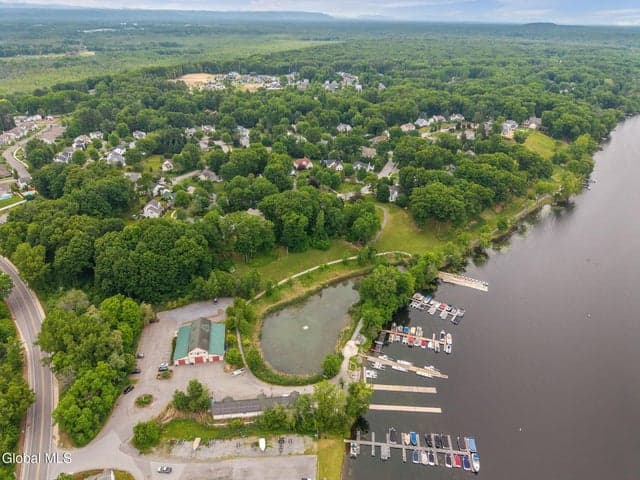 12 Flying Dutchman Way, Saratoga Springs, NY, photo 2