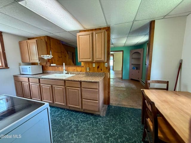 34 Mallory Avenue, Queensbury, NY, photo 2