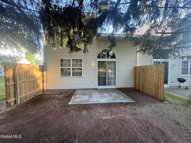 25 Peterson Court, Troy, NY, photo 2