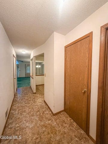 25 Peterson Court, Troy, NY, photo 3