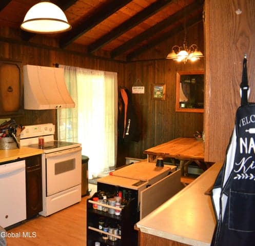 22 Sande Lane, Corinth, NY, photo 4